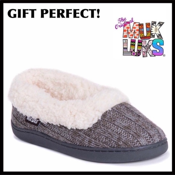 COZY WINTER ESSENTIALS & AMAZING HOLIDAY GIFTS - Picture 2 of 8